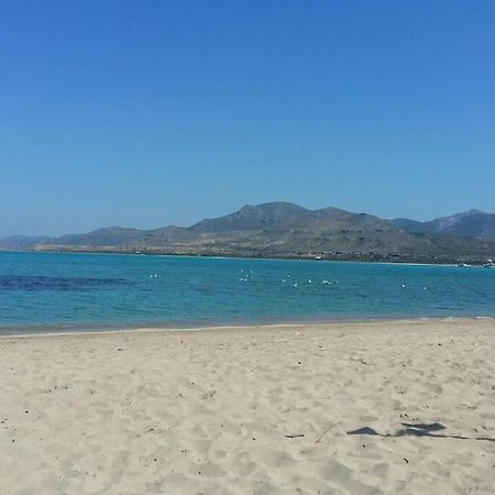 エラフォニソスAlmirikiアパートメント エクステリア 写真